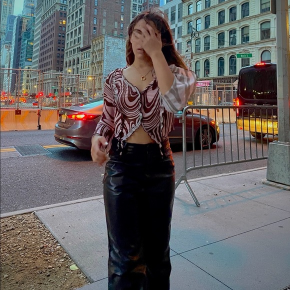 Meet your Posher, Sam - Picture 3 of 5